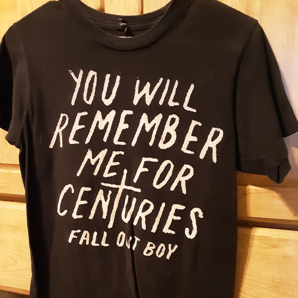 Black fall out boy shirt